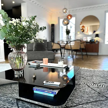 Magnifique Dans Le Marais. 2 Chambres. Wk-turenne Appartamento